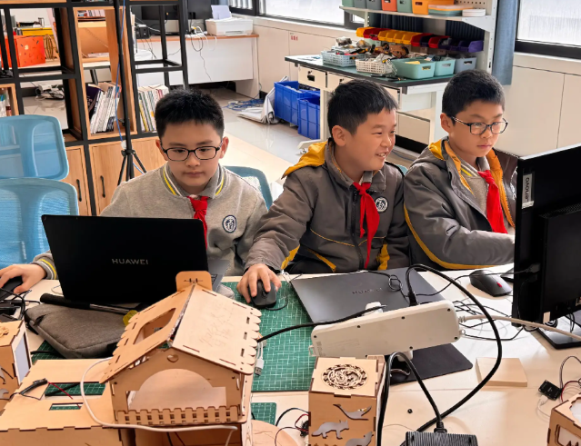 体验课让学生能够进一步理解他初步感知到的东西背后的道理