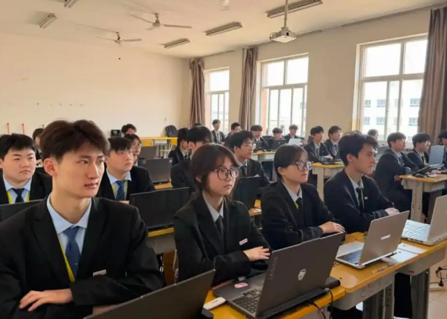 <b>回归到“服务于教与学”的本位教育的计算机科学与技能学段</b>